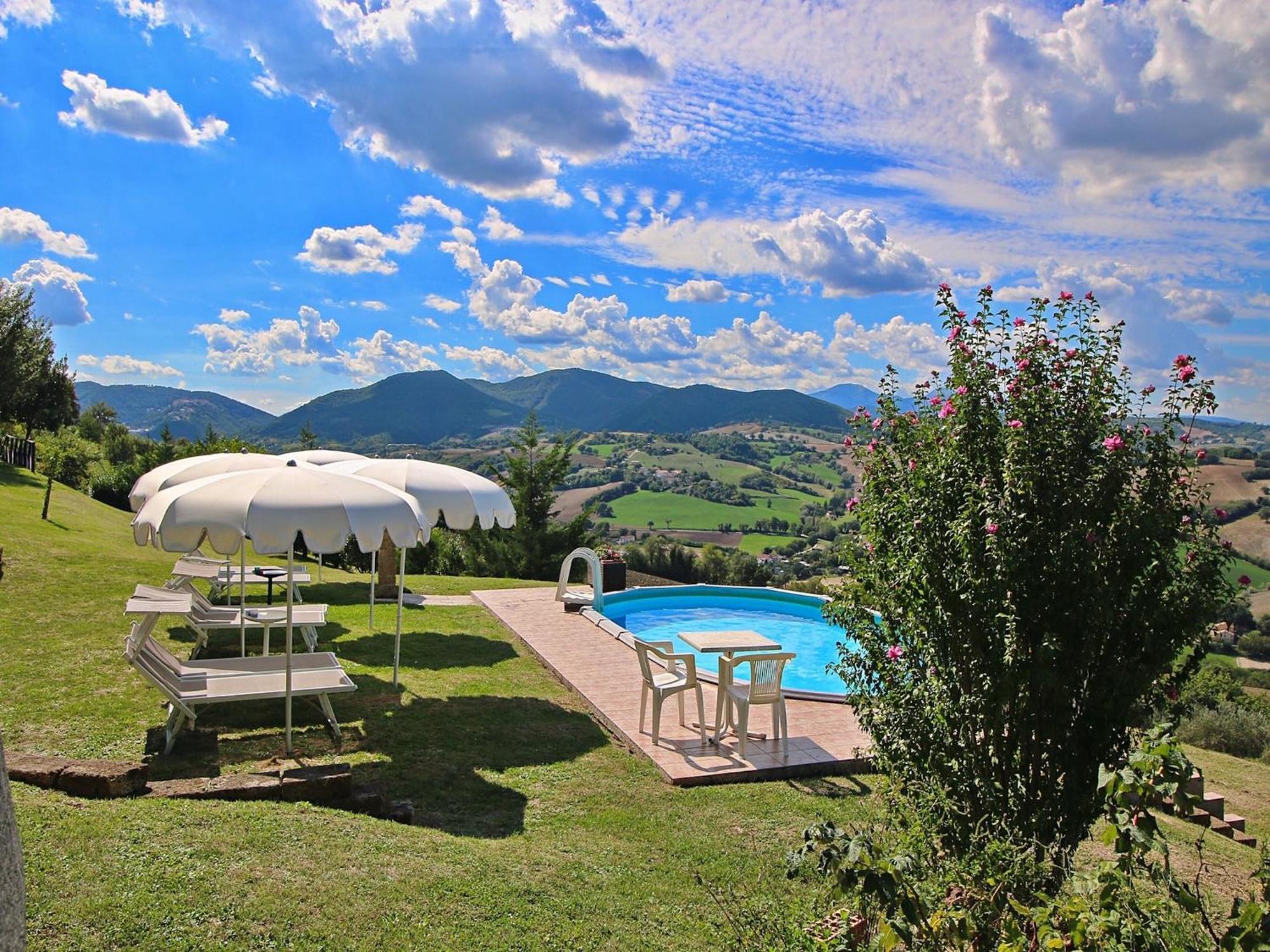 Nice Flat In Arcevia With Swimming Pool 외부 사진